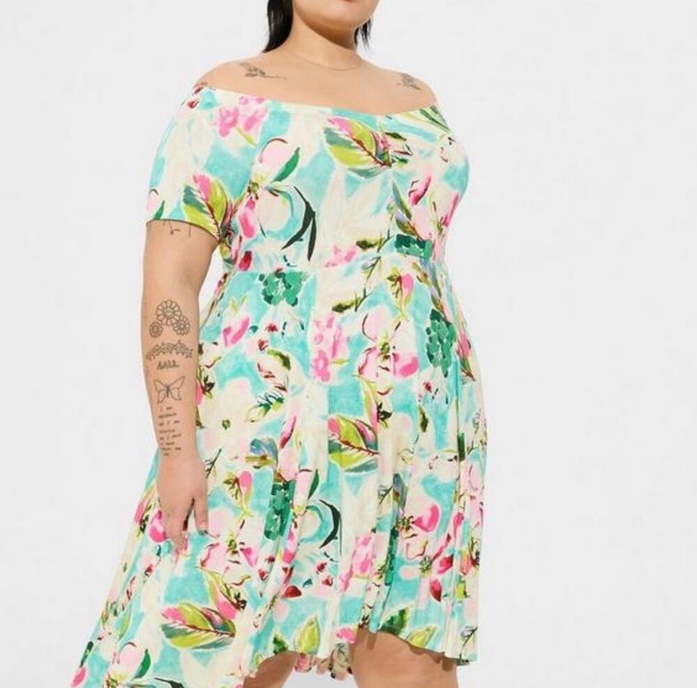 Torrid women’s plus mini super soft floral off-shoulder skater dress NWT size 3